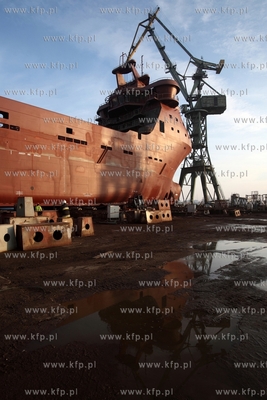 Stocznia Gdansk. Budowa statku typu PSV Ocean Art do...
