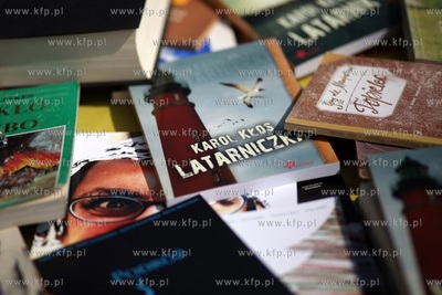 Gdańsk Oliwa. Wymiana książek wśród mieszkańców...