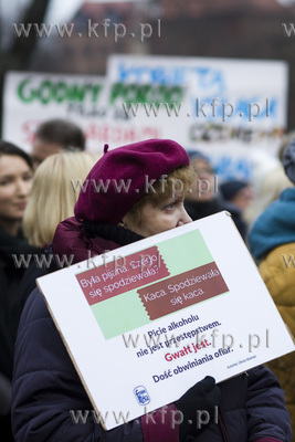 Międzynarodowy Strajk Kobiet. Przemarsz ulicami Gdańska....