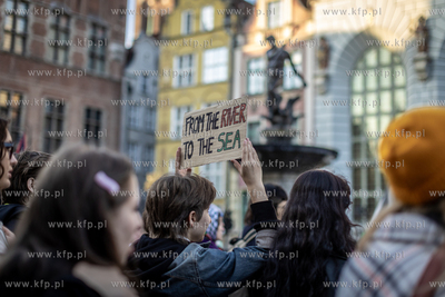 Długi Targ w Gdańsku.  Trójmiasto Przeciw Ludobójstwu...