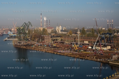 Gdańsk.  Konferencja prasowa na terenie Stoczni Cesarskiej....