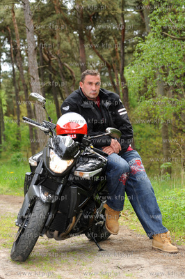 Przemyslaw Saleta na swoim motorze Suzuki B-King
24.05.2009
fot....