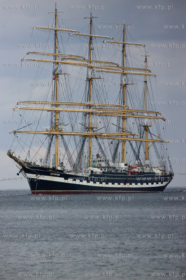 Gdynia. Jeden z najstarszych i najwiekszych zaglowcow...