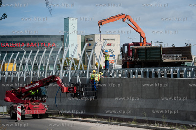 Gdansk. Wznowione po kilku miesiecznej przerwie, prace...