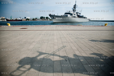 Gdynia. Nabrzeze Pomorskie. Uroczyste powitanie japonskiego...