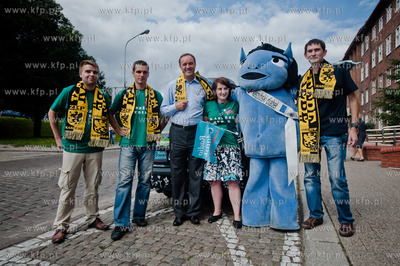 Gdansk. Parking przed Urzedem Marszalkowskim. Marszalek...