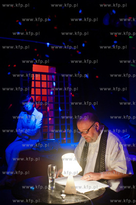 Gdansk. Oliwa. Dom Zarazy. Pisarz Pawel Huelle czyta...