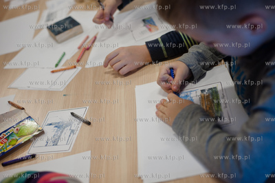 Gdynia. Infobox. Warsztaty plastyczne pt. Pocztowka...