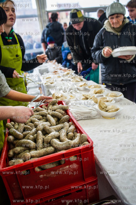 Gdansk. Targ Weglowy. XXIII Wigilia dla ubogich, samotnych...