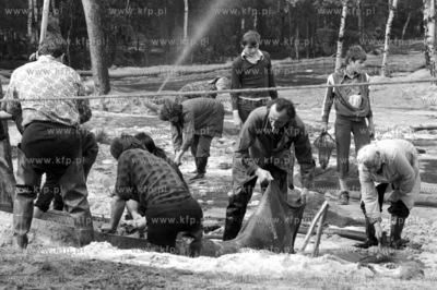 Poszukiwanie i wydobywanie bursztynu prawdopodobnie...