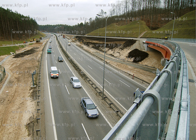 Gdynia. Dobiegaj1 konca prace przy budowie ostatniego...