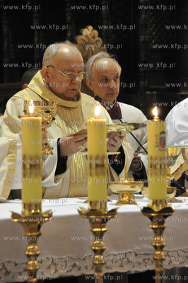 Msza krzyzma w katedrze pelplinskiej,pod przewodnictwem...