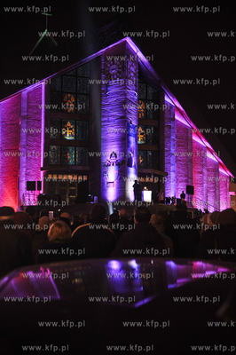 Wielki Piatek, na Placu Trzeciego Tysiaclecia w rocznice...