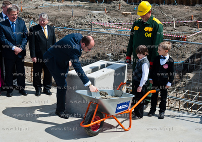Pomnik Trzech Krzyzy na Placu Solidarnosci w Gdansku.....