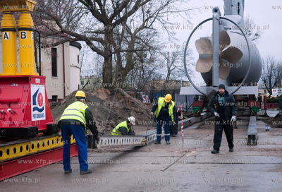 Transport okretu podwodnego typu Kobben o wadze 370...