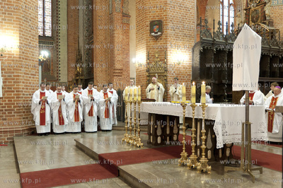 Wielki Czwartek, Msza Krzyzma w katedrze pelplinskiej...