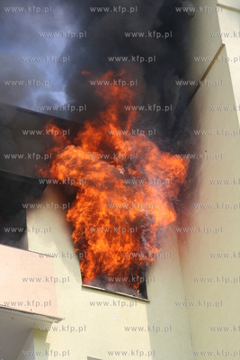 W Gdansku Zaspie wybuchł pozar w jednym z mieszkam...