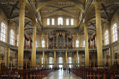 Sanktuarium Matki Bozej Bolesnej w Licheniu (woj. wielkopolskie)....