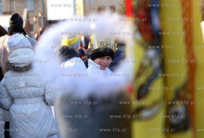 Orszak Trzech Kroli na ulicach Chojnic. 06.01.2015...