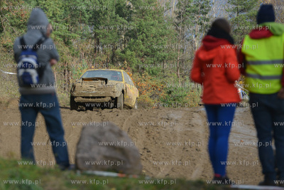 ZYWE TRUPY GRASOWAŁY W KOLIBKACH. Kolejna 14. juz...