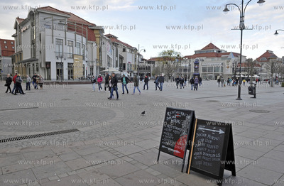 Sopot. Ulica Monte Cassino tzw. Monciak. Na zdjeciu...