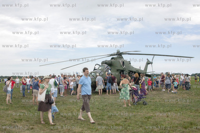Piknik lotniczy polaczony ze Swietem 49 Bazy Lotniczej...