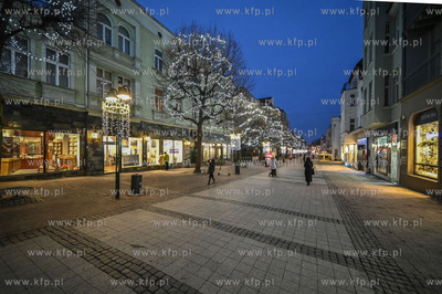 Sopot. Swiateczne iluminacje w Sopocie. 14.12.2020...