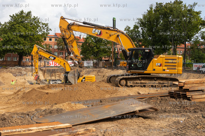 Budowa basenu przy skrzyżowaniu ulic Kościuszki z...