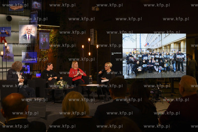 Gdańsk. ECS. Premiera książki  Katarzyny Żelazek...