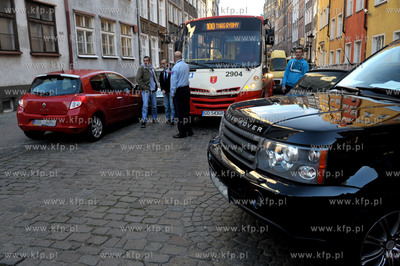 Linia autobusowa 100, ktora mieszkancy i turysci moga...