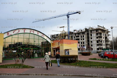 Gdansk Zaspa. Budowa przez firme Gorski nowych domow...