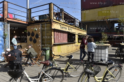 Teren byłej Stoczni Gdańskiej. 100cznia to kulturalno-gastronomiczne...