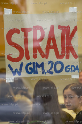 Gdańsk, Przymorze. Egzamin gimnazjalny w Gimnazjum...