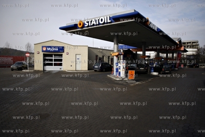 Gdynia Redłowo. Stacja paliw Statoil.
21.02.2012
fot....