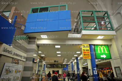 Symboliczne pozegnanie antresoli, ktora znajduje sie...