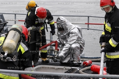 Port Wojenny w Gdyni Oksywiu. Dni Otwarte Koszar -...