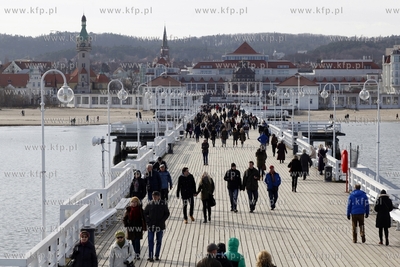 Sloneczny dzien na sopockim molo.
18.02.2014
fot....