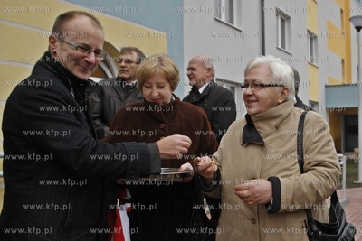 Uroczystosc przekazania mieszkan nowym lokatorom w...