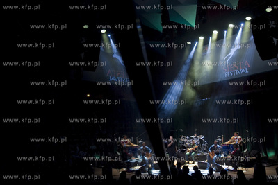 Siesta Festival. Koncert pochodzącego z Angoli Paulo...