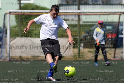 Gdansk Zaspa. Pilkarski turniej dzikich druzyn Do przerwy...