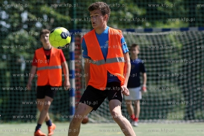 Gdansk Zaspa. Pilkarski turniej dzikich druzyn Do przerwy...