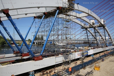 Gdańsk. Budowa mostu kolejowego na Martwej Wiśle.
03.07.2015
fot....