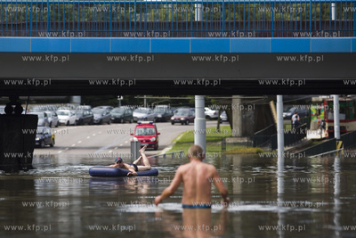 Zalany po obfitych opadach deszczu Węzeł Kliniczna...