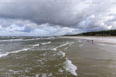 Jesienna plaża w Łebie. 30.09.2023 fot. Paweł Marcinko...