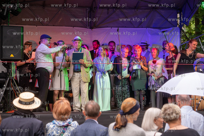 100 lat ulicy Krętej we Wrzeszczu. Występ chóru...