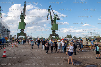 Karstensen Shipyard Poland. Wodowanie trawlera Heroyhav...
