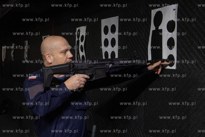 Akademia Marynarki Wojennej w Gdyni. Trenuj w wojskiem...