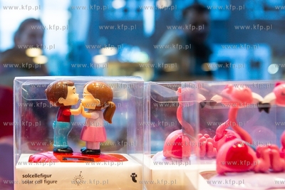 Gdynia. Walentynkowe witryny sklepowe. 08.02.2019 /...