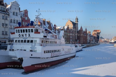 Gdańsk. Długie Pobrzeże zimą.  18.02.2021 fot....