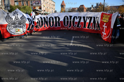 Gdansk. Parada z okazji 93 rocznicy odzyskania przez...